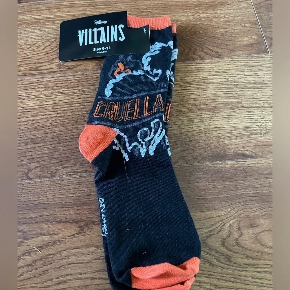 Disney Villains: De Vil crew socks